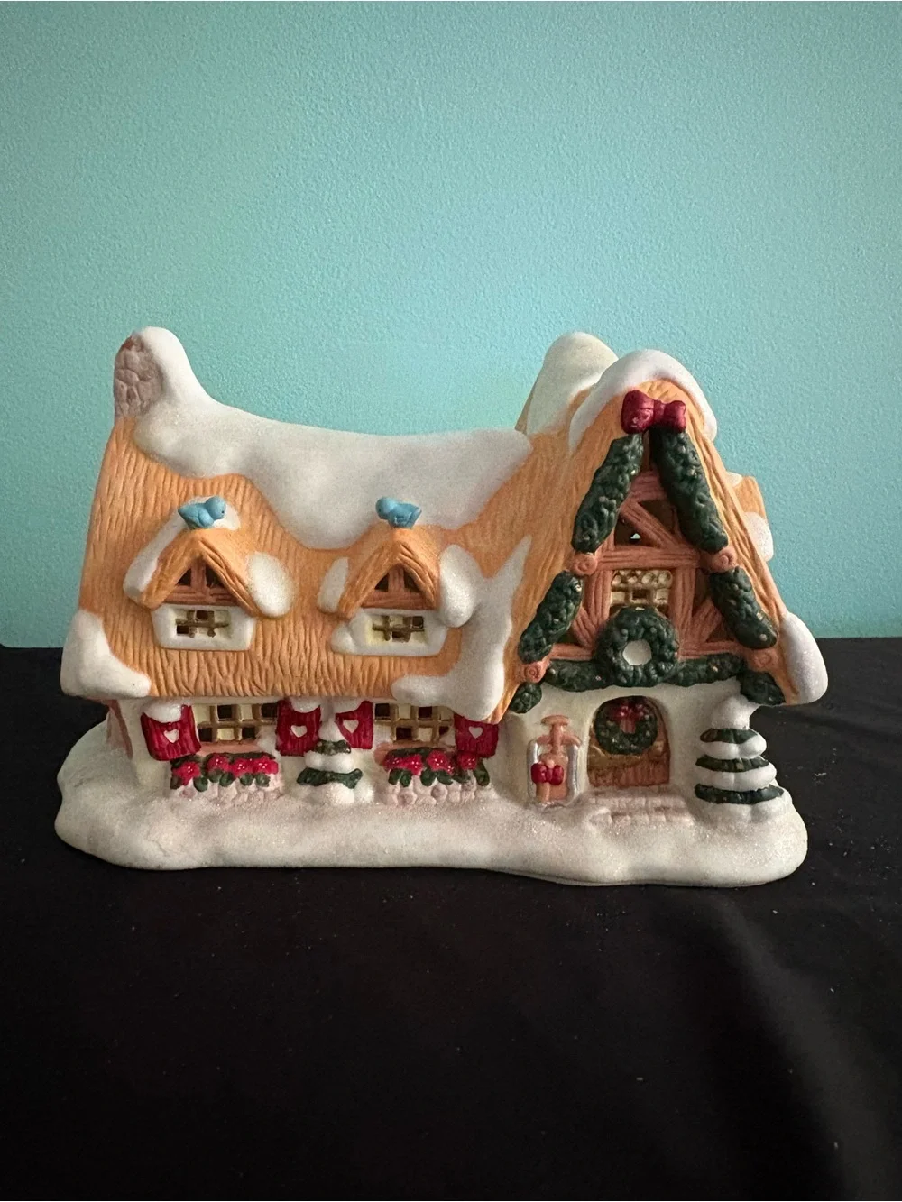 2004 Disney Snow White Seven Dwarfs Christmas Village House Cottage Light-Up